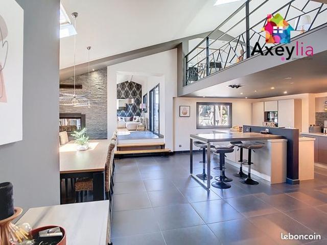 Loft/atelier/surface 8 pièces 171 m²
