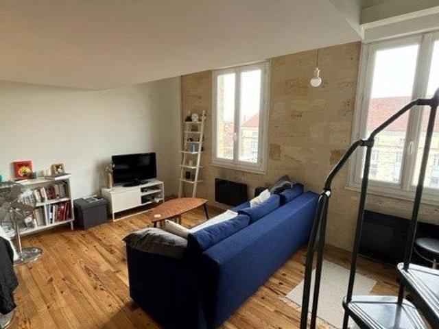Loft/atelier/surface meublé 1 pièce 52 m²