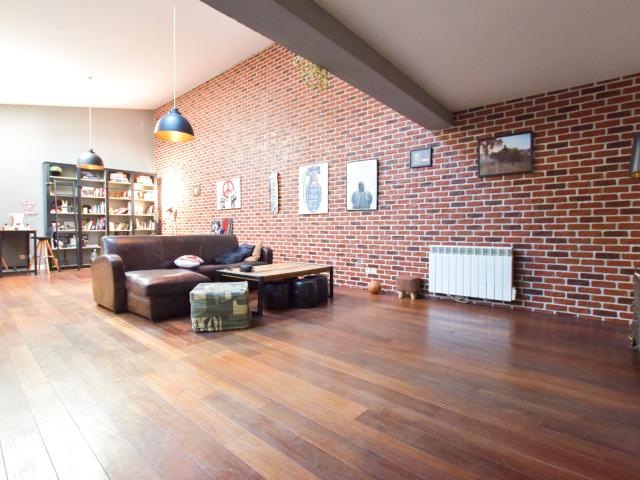 Loft/atelier/surface meublé 6 pièces 145 m²