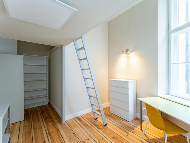Lofted Single bedroom in a 5 bedroom flat near Technische Universität Berlin