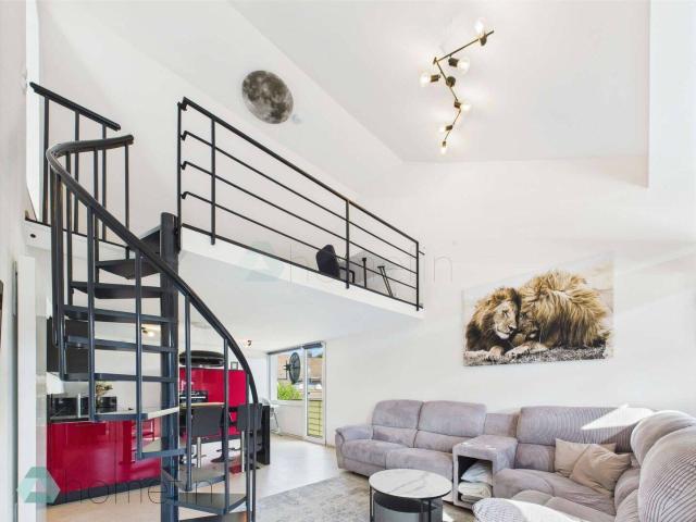 Loftflair | Kernsanierte 3,5 Zimmer Designwohnung mit Kfz Stellplatz im Herzen von Baumberg