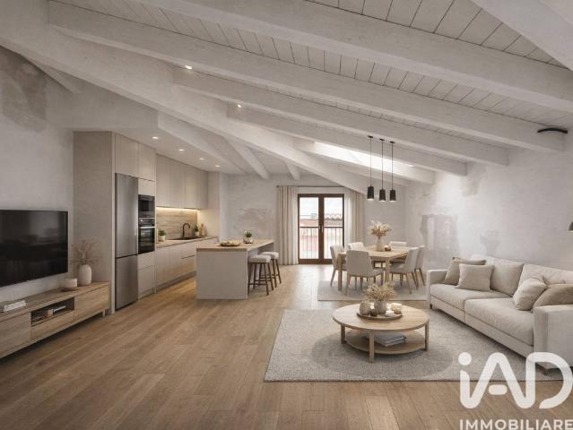 Loft/open space in vendita a Nomi via 3 Novembre, 10