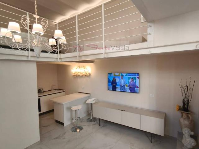 Loft/Open space in vendita a Pietrasanta, Centro Storico