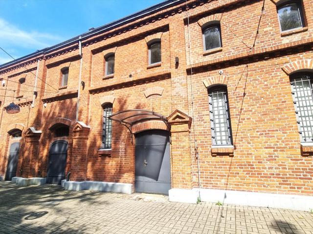 Loftowy lokal 298 m2 z 2 wejściami, parkingiem i 0% prowizji