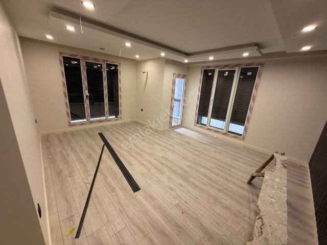 Loft'tan Halkalı Merkez Mh 95m2 Lüks,otoparklı 1.kat Satılık Daire
