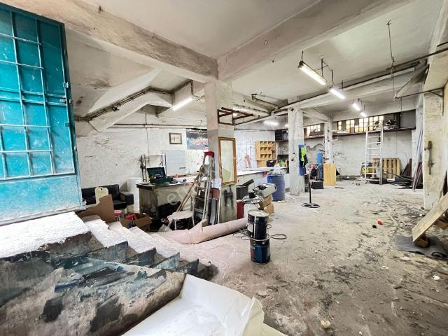Loft'tan Sefaköy Merkezde 80m2 Kiralık Depo