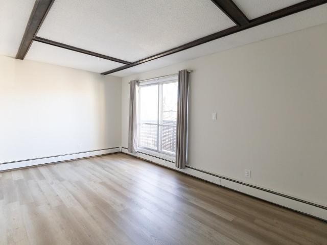 Loftus Manor 2 Bedroom Apartment for Rent at 2309 17 St Sw, Calgary, AB T2T 4M7 Bankview
