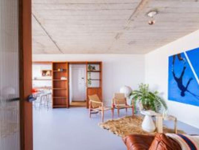 Lofty, architecturaal appartement with a view
