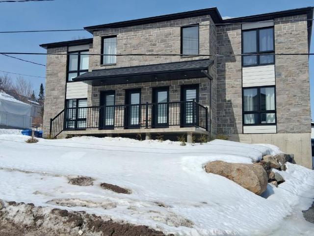 Logement 4 ½ avec un bureau neufs à louer – Saint Donat de Montcalm