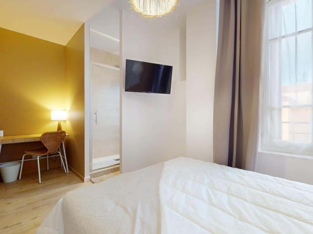 logement 4 COMMANDANT MARCHAND MONTCHAT