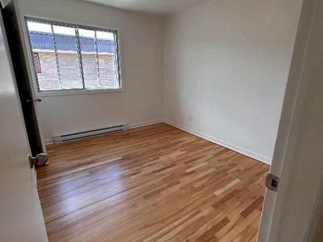 Logement 4 1/2 complètement rénové