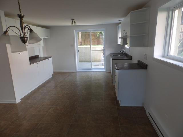 Logement 4 1/2 Demi Sous sol Triplex
