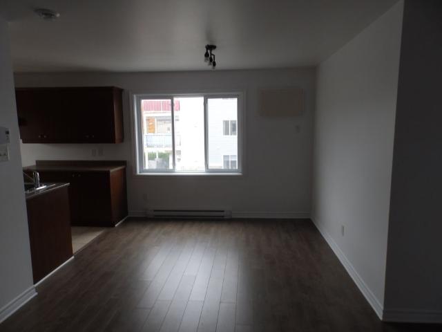 Logement 4 1/2 1 E étage Style Condo
