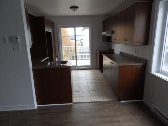logement 4 1/2 1er étage triplex