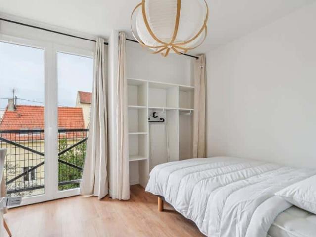 logement 5 avec Salle de bain et WC privatifs