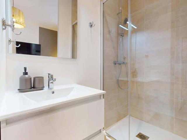 logement 5 COMMANDANT MARCHAND MONTCHAT