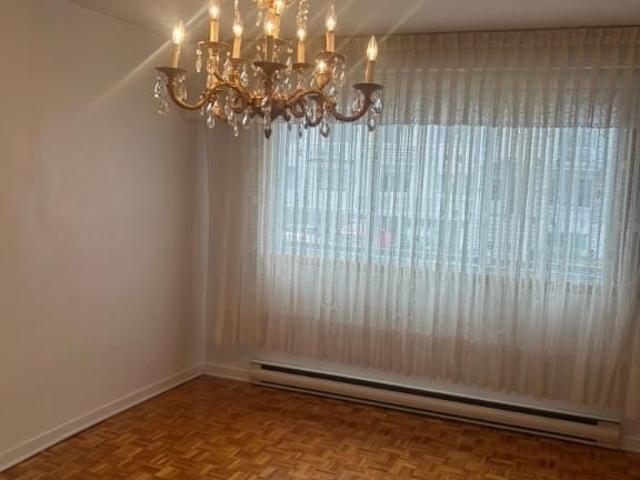Logement 6 1/2 à louer Juillet/Aout