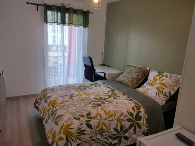 logement 10M² EN location MIXTE CERGY 575€ CC DISPONIBLE IMMEDIATEMENT