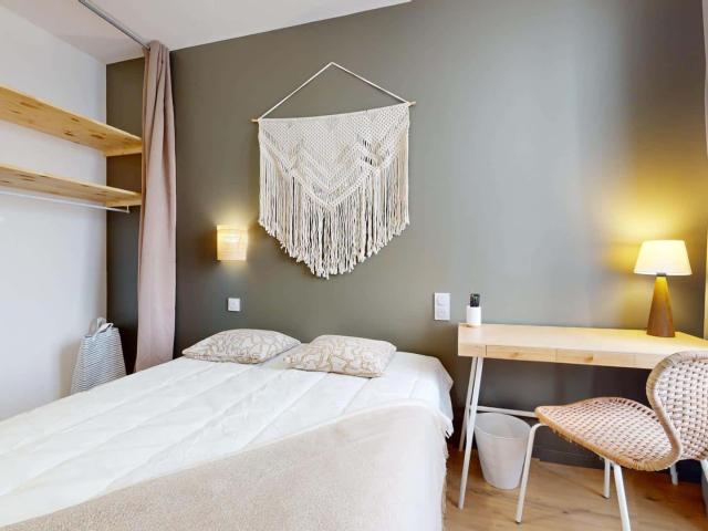 logement 1 COMMANDANT MARCHAND MONTCHAT