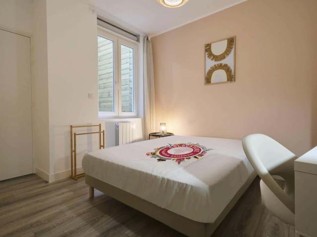logement 1 COURT DEBOUT