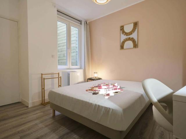 logement 1 COURT DEBOUT