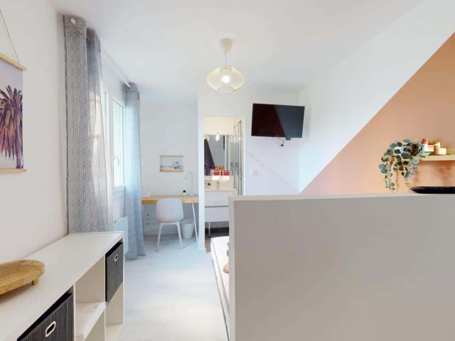 logement 1 PIERRE ET MARIE CURIE F