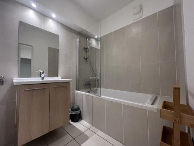 logement à louer en location Courbevoie 92400