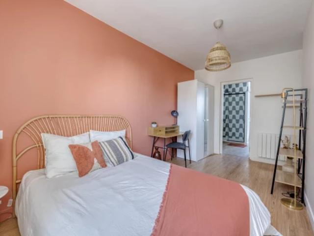 logement à louer en location Suresnes 92150