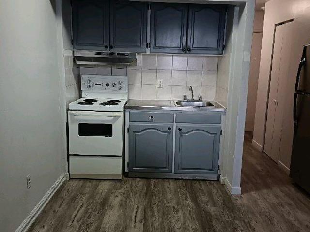 logement à louer 21/2 $900et 3 1/2 $ 1300 poêle, frigo inclus. chauffage électricité et eau chaude inclus. Pas d'animaux