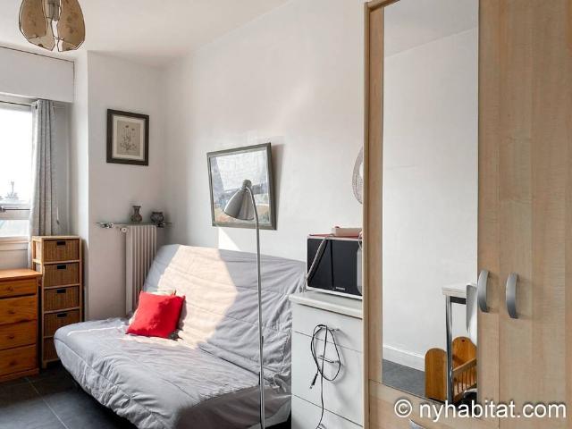 Logement à Paris, Location meublée Studio T1 Place de Wagram Ternes PA 4406