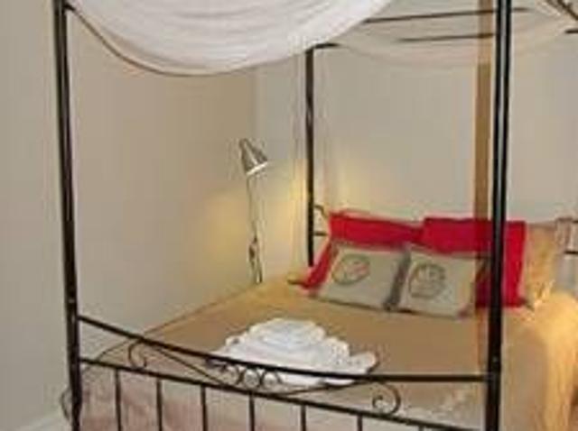 Logement à Paris, Location meublée T2 Champs Élysées PA 4358