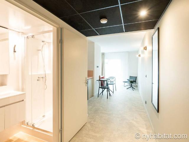 Logement à Paris, Location meublée T2 Banlieues PA 4973
