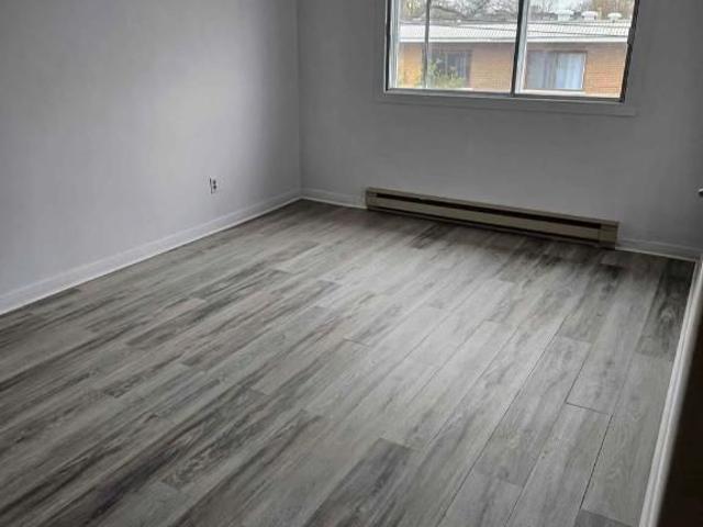 Logement Appartement 5 1/2 tout rénové Saint Léonard