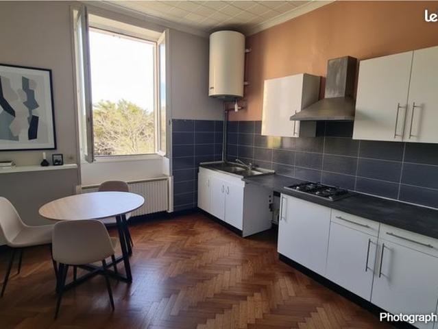 Logement avec jardin de 190 m² aux cites gilets