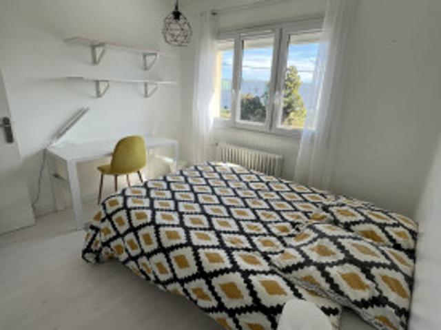 logement dans maison spacieuse