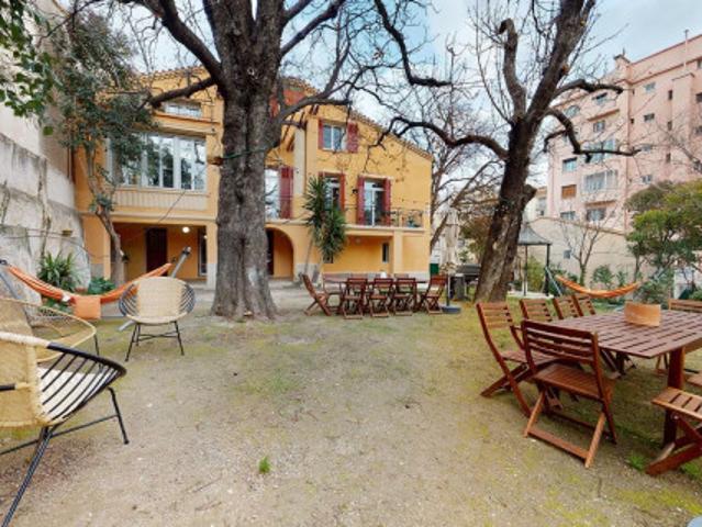 logement dans une location de 460m² à Marseille 04