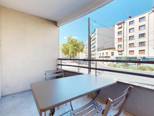 logement dans une location de 72m² à Lyon 03