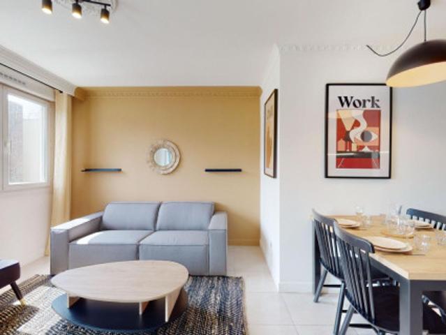 logement dans une location de 75m² à Villejuif