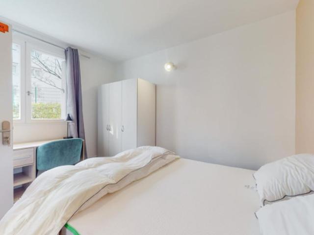 logement dans une location de 80m² à Asnières sur Seine