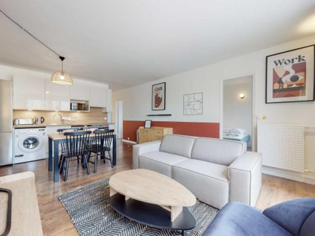 logement dans une location de 80m² à Asnières sur Seine