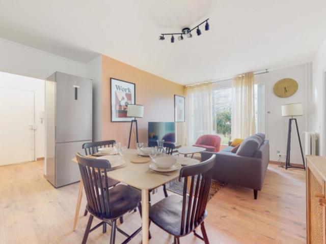 logement dans une location de 80m² à Asnières sur Seine