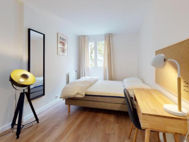 logement dans une location de 95m² à Asnières sur Seine