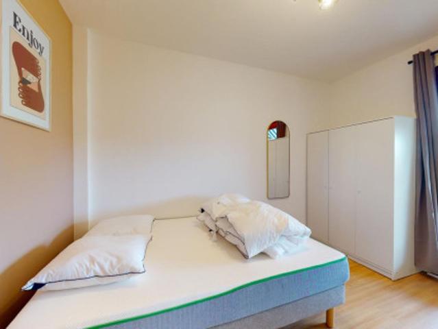 logement dans une location de 100m² à Marseille 01