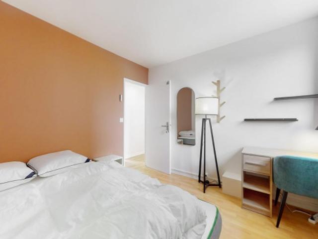 logement dans une location de 101m² à Créteil