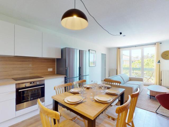 logement dans une location de 101m² à Aix en Provence