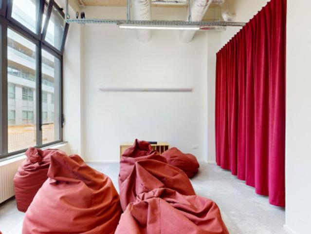logement dans une location de 182m² à Gometz la Ville