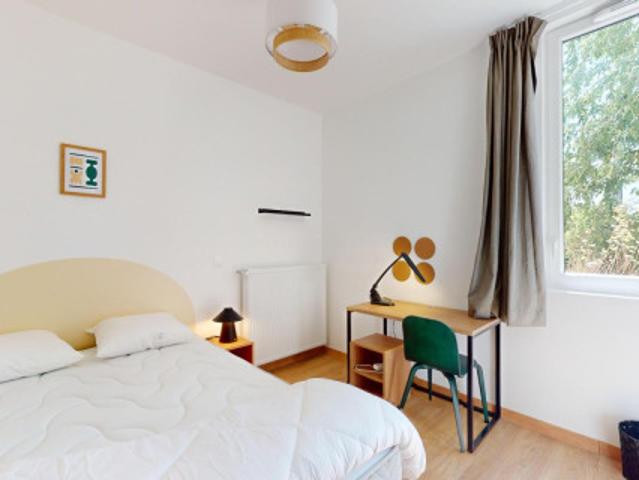 logement dans une location de 2120m² à Cergy