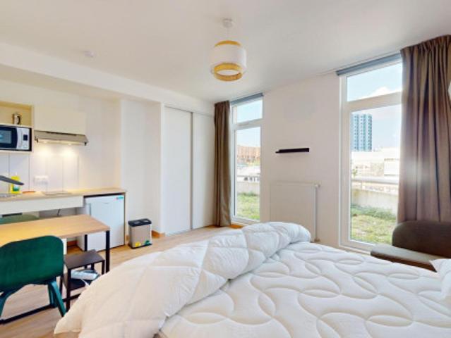 logement dans une location de 2120m² à Cergy