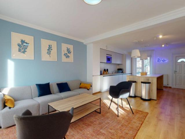 logement dans une location de 250m² à Suresnes