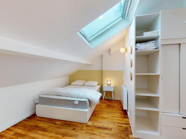 logement dans une location de 380m² à Montreuil